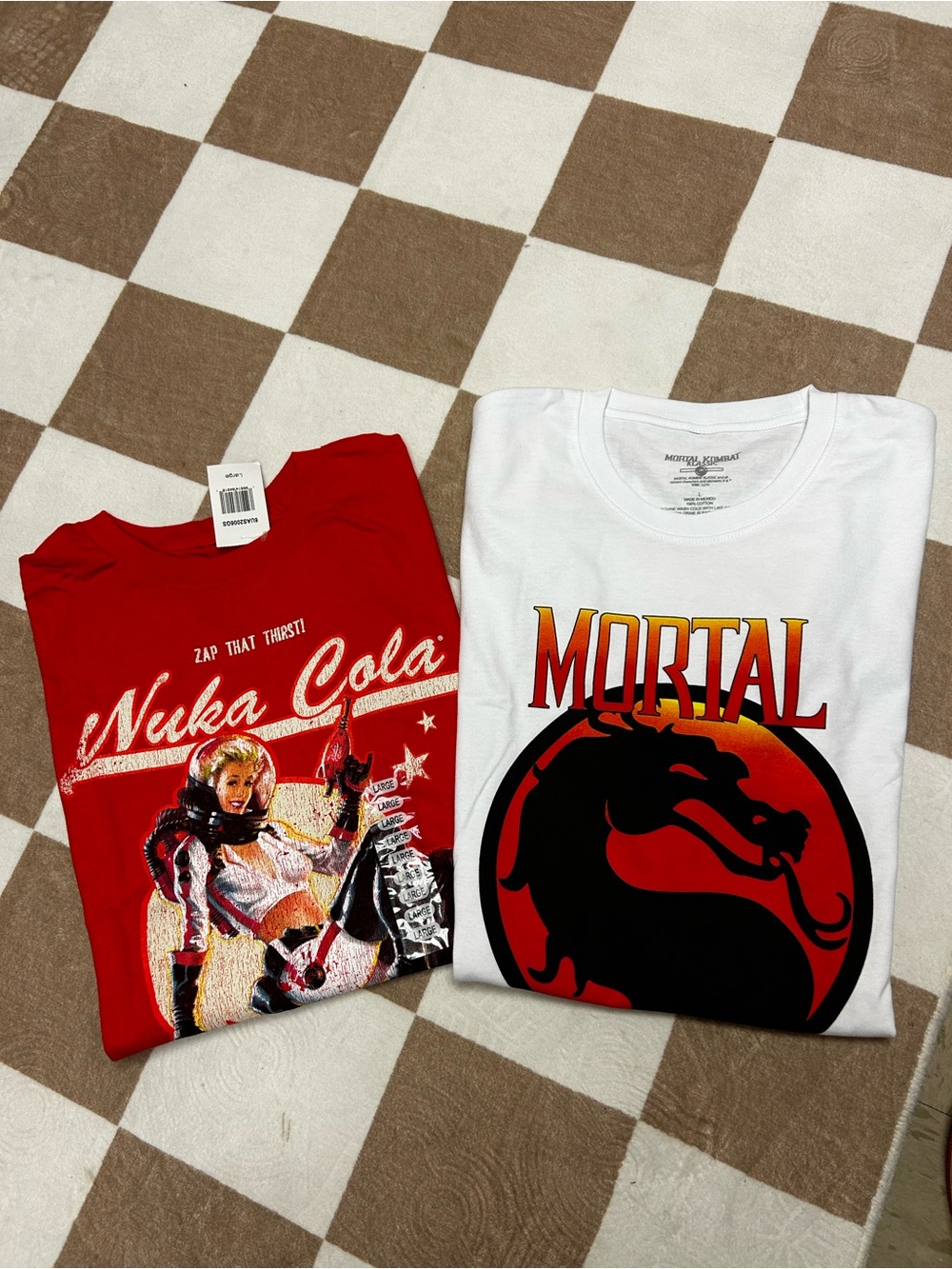Bundle of 2 vintage style T-shirts. Adult L